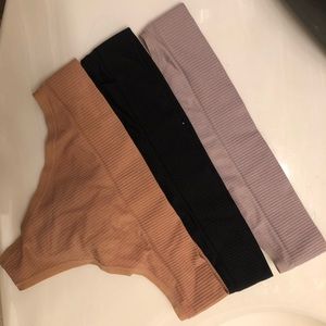 Aerie thongs